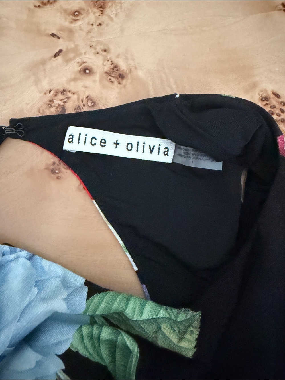 ALICE + OLIVIA BLACK FORAL MAXI - Picture 5 of 5